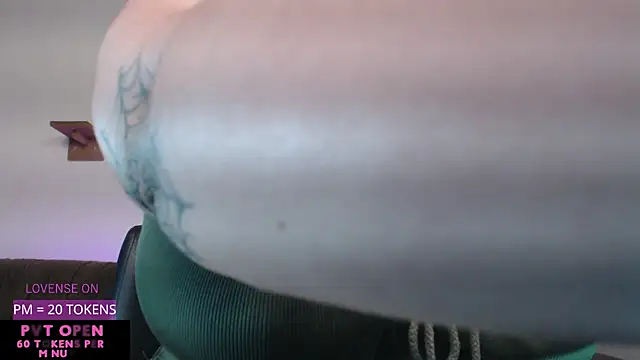 Velvetcrystall webcam