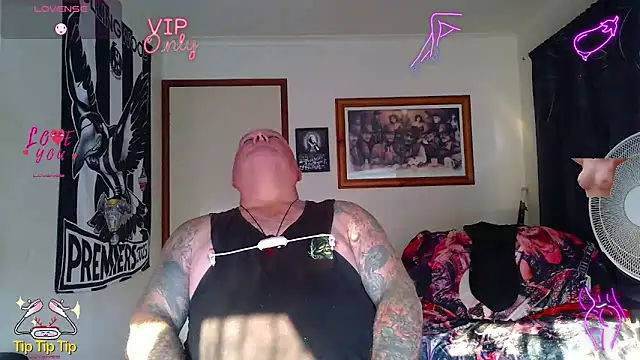 KINKYBLUEYES69 webcam