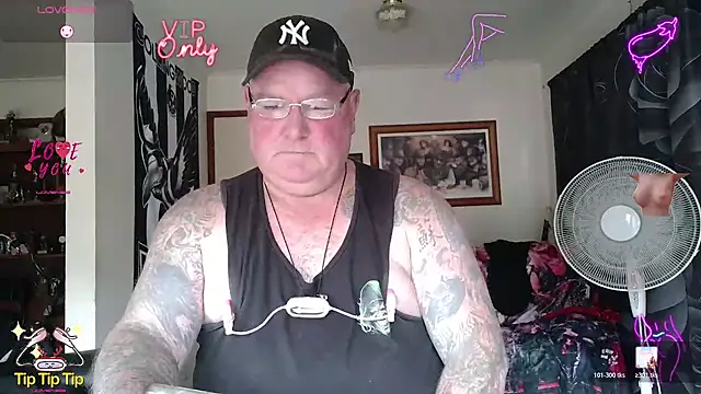 KINKYBLUEYES69 webcam