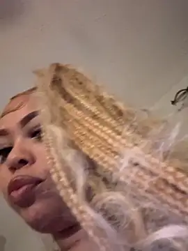 RenaThickAss Stripchat cam model