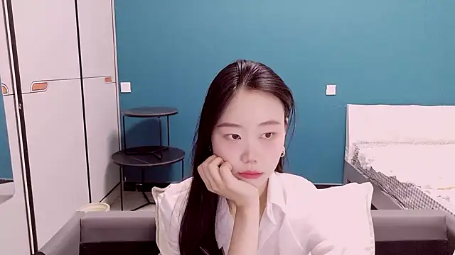 美女ZHJKS9988在线直播