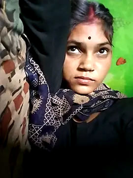 Webcam Model (Jooli_cuty)  is live.Free join now!