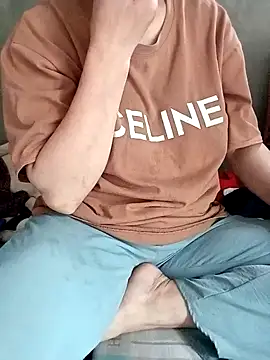 Webcam Model (Linbi135)  is live.Free join now!