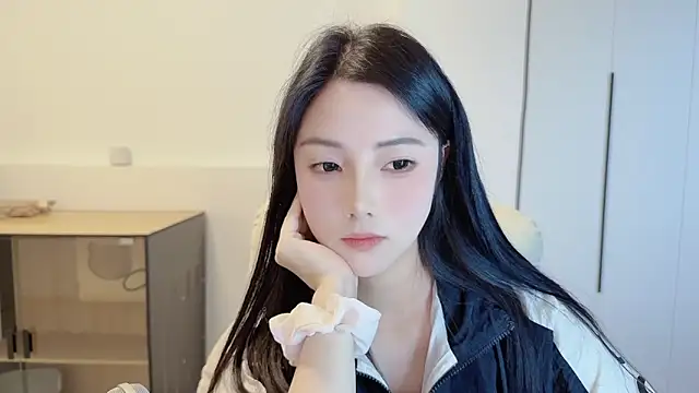 美女HaagenDazs_在线直播