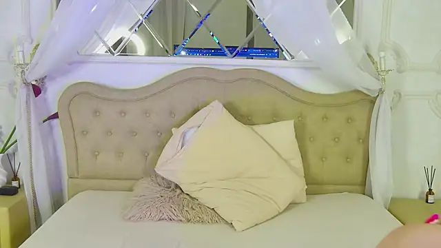 -LeilaPassion- Stripchat cam model