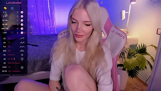 AnyaTaylor_ webcam