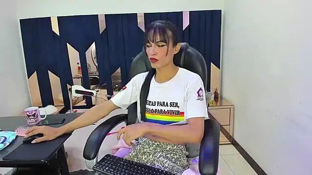 Aisha_hotts777 webcam