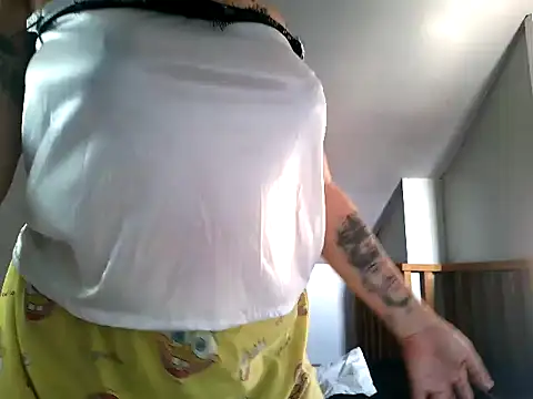 Chillntalkmami webcam