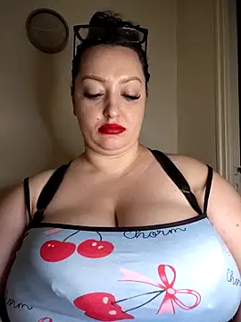 Webcam Model (AMYRA_HOT)  is live.Free join now!