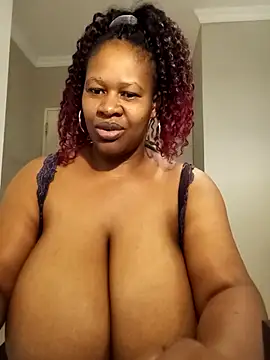 Webcam Model (bustylisa1983)  is live.Free join now!