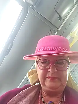 Webcam Model (Hot-Muci)  is live.Free join now!