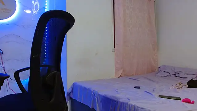 Lucy_slupyyy_hard webcam