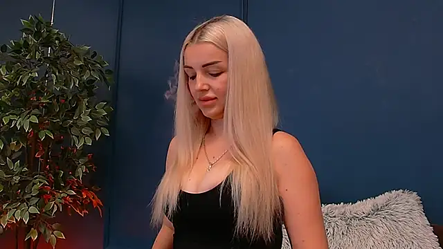 deeavip - DeeaVIP's free webcam - UK Sex Cams