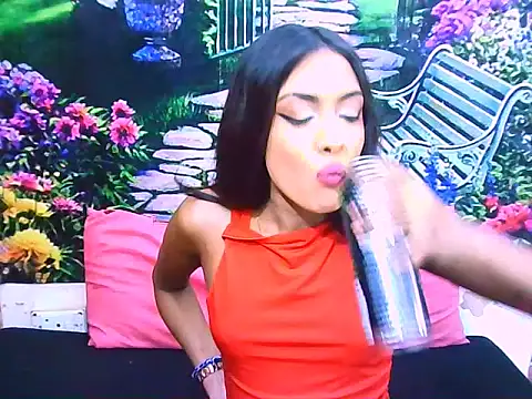 IndianPretty14u2Luv webcam