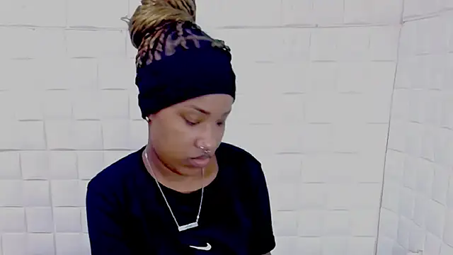 EroticSexyPrada webcam