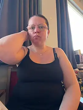 Webcam Model (Conejta)  is live.Free join now!