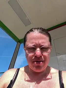 Webcam Model (Conejta)  is live.Free join now!