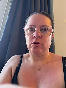 Webcam Model (Conejta)  is live.Free join now!