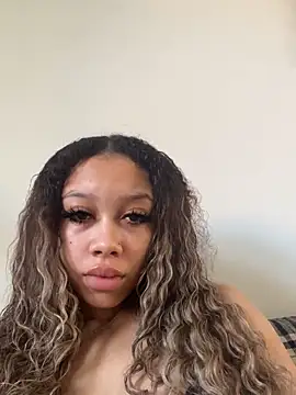 secretlyspicyx (F teen) - flash my naughty boobs ;)