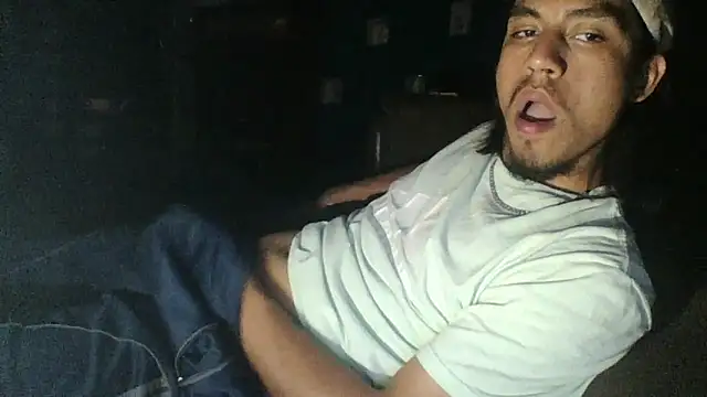 AlexAlejandro13 webcam