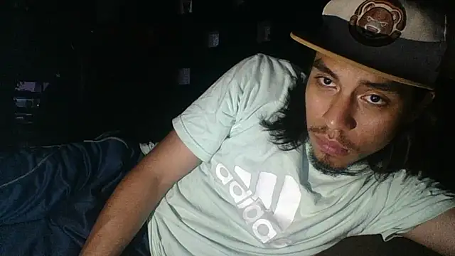 AlexAlejandro13 webcam