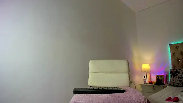 shantallhotxx (T young) - big cummm