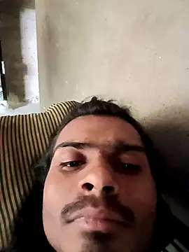 yash_sharma18 (M young) - HARD disc please comon gays tips me