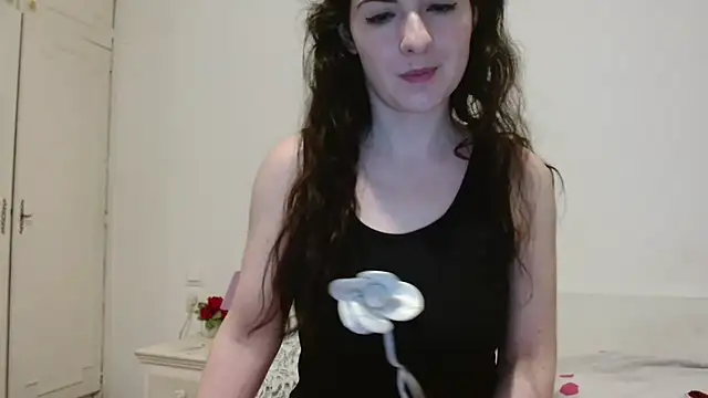 desirmiss1 (F young) - nue +3 doigts 3 mn