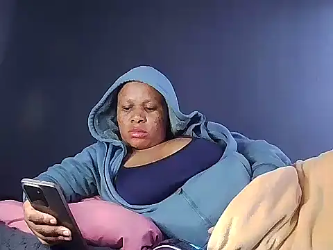 SubmissivePreggy webcam