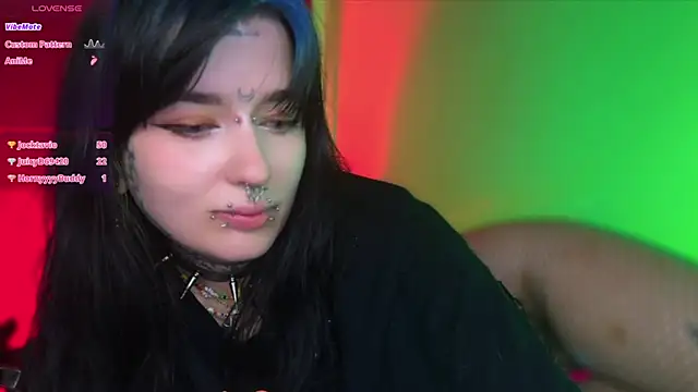 CallmeDistress webcam