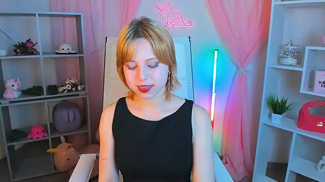 VivienneHebert webcam