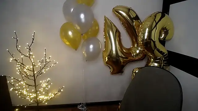 emily_mo - Emily_Mo's free webcam - UK Sex Cams