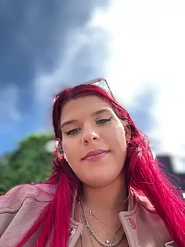 RiriRoseey Stripchat cam model