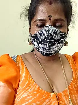 gaurika18 Live Webcam on Stripchat