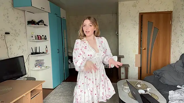 BleatKissX Stripchat cam model