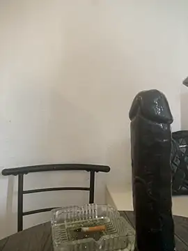 Milana_UK live sex cam