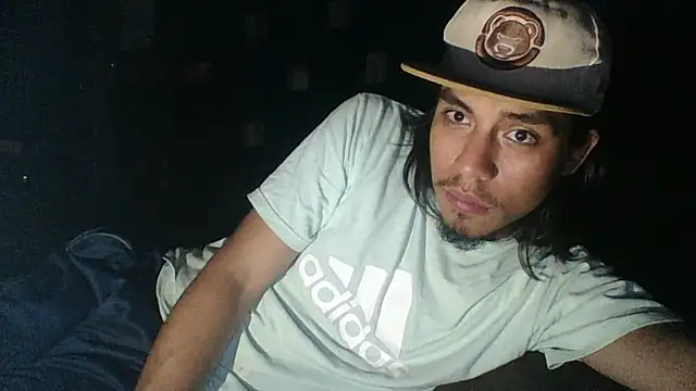 alexalejandro13 (M young) - DESNUDAME SACAME LA LECHE CALIENTE 😈✨