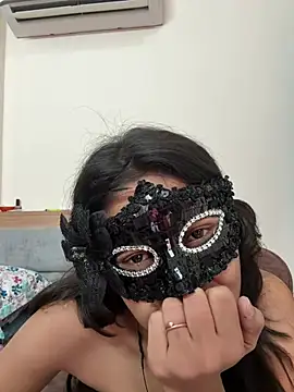 Webcam Model (raavigirl)  is live.Free join now!