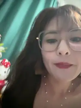 美女yangyi1993在线直播