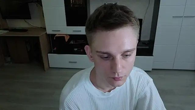 angryzan (M young) - show ass