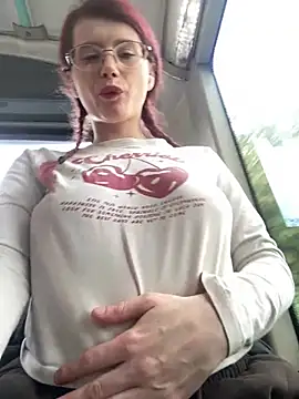 raen001 (F young) - Expose naked boobies 👀