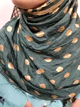 Webcam Model (Indian-Aleena)  is live.Free join now!