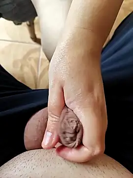 MadaamJizz_DickLewd webcam