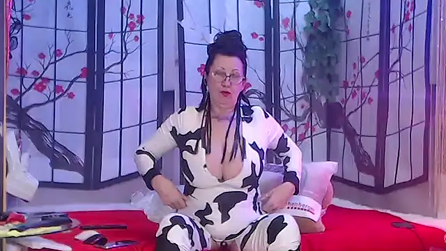 NightOrhideya webcam