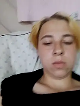 Gussie_Bridie webcam