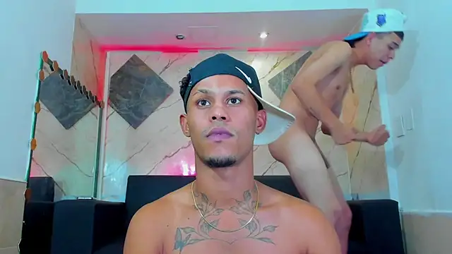 Dreams_Goldens webcam