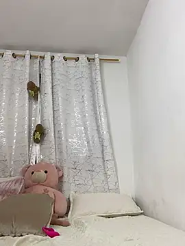 Webcam Model (Lori_Evanss)  is live.Free join now!