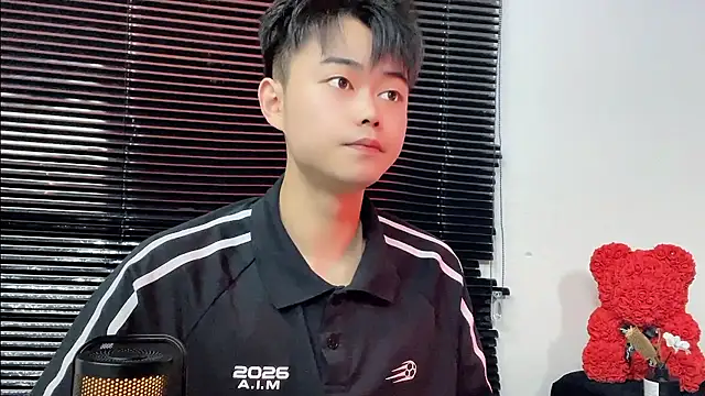 GUCCI-BOY1314 webcam