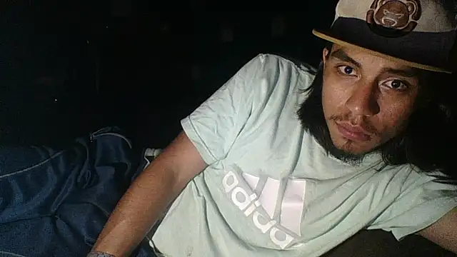 AlexAlejandro13 webcam