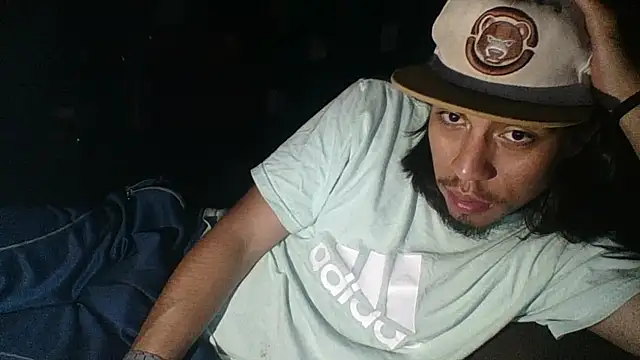 AlexAlejandro13 webcam